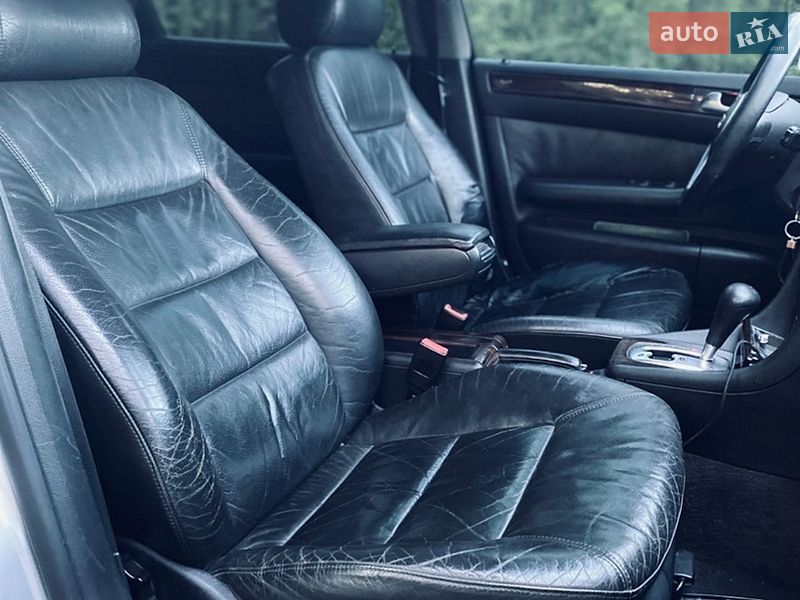 Седан Audi A6 2002 в Обухове
