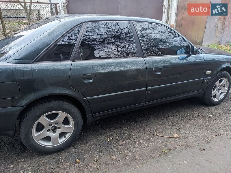 Седан Audi A6 1995 в Львове