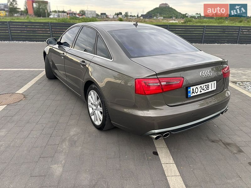 Седан Audi A6 2011 в Мукачево