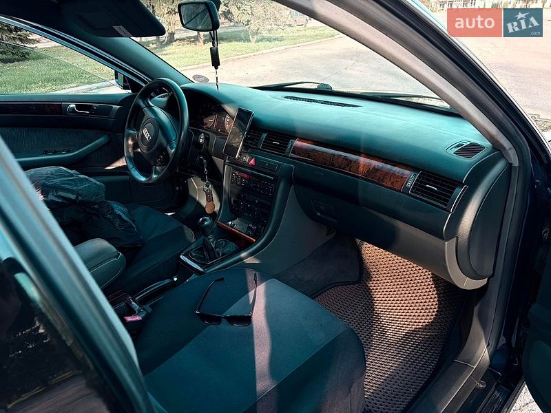 Седан Audi A6 2000 в Лозовой