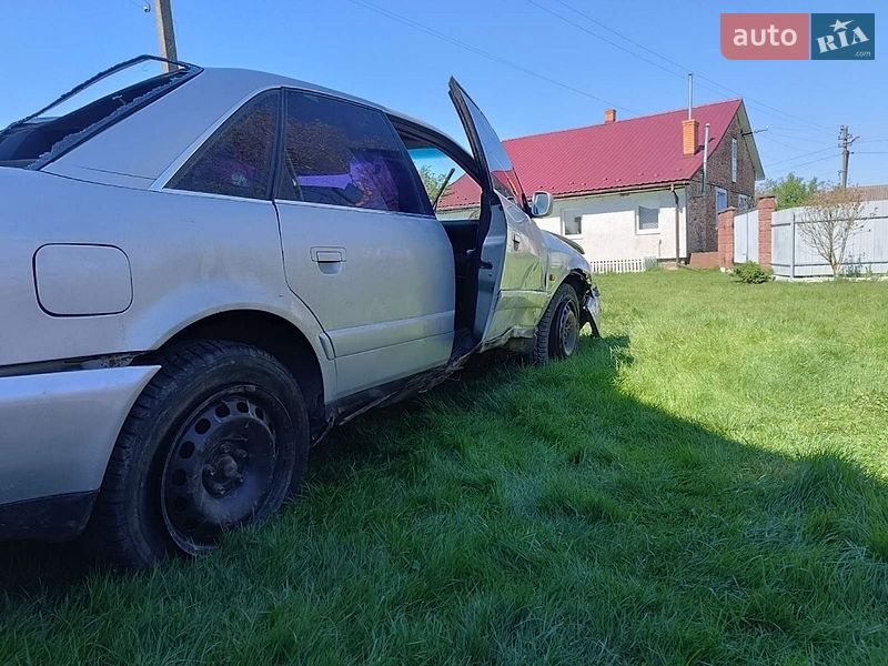Седан Audi A6 1995 в Львові