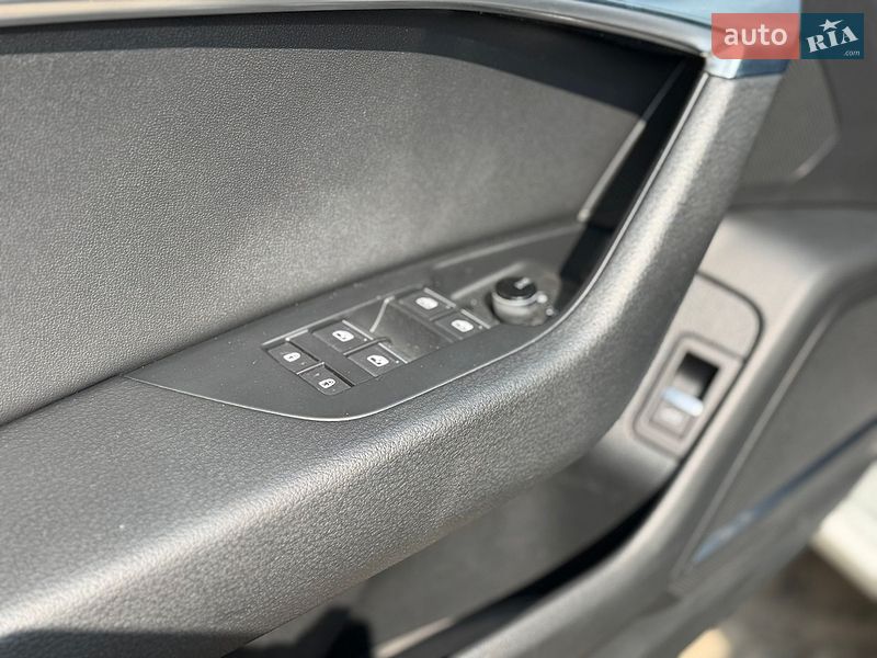Седан Audi A6 2018 в Львові