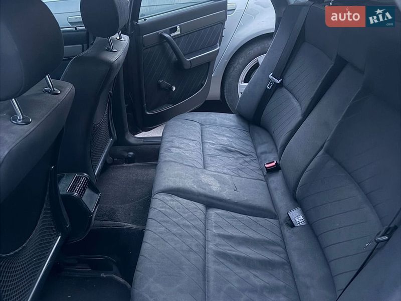 Седан Audi A6 1995 в Киеве