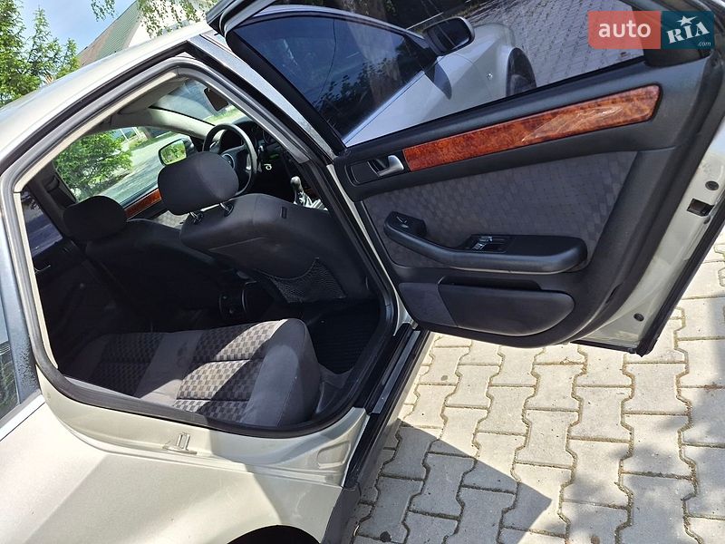 Седан Audi A6 2001 в Чернівцях