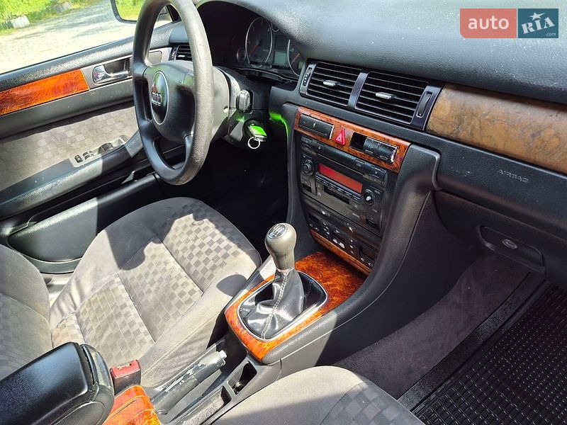 Седан Audi A6 2001 в Чернівцях