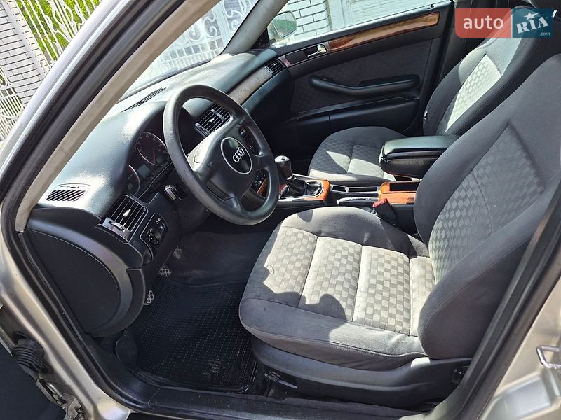 Седан Audi A6 2001 в Чернівцях
