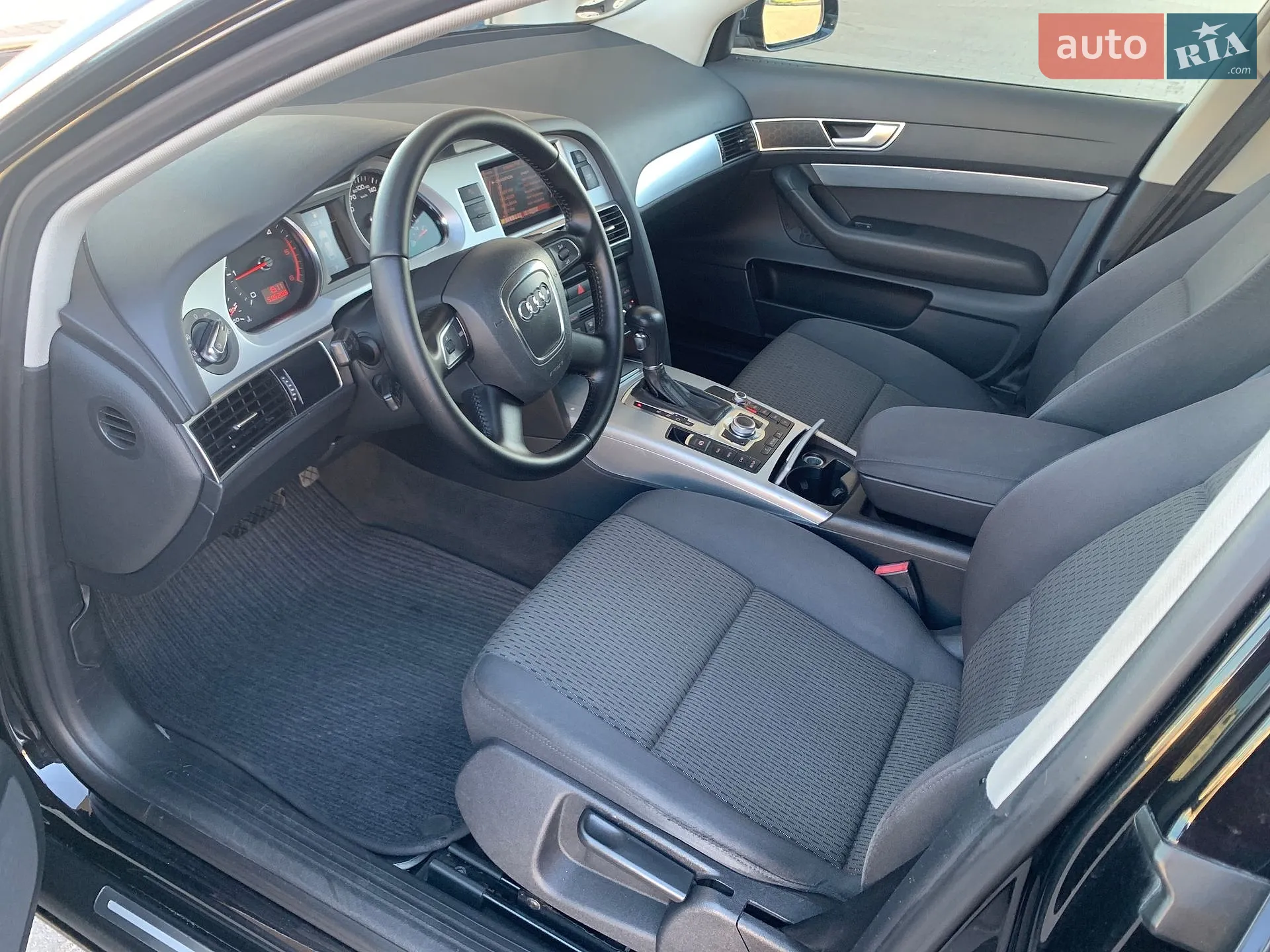 2010 Audi A6 - мініатюра 23