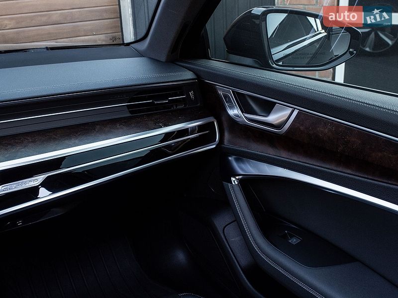 Седан Audi A6 2019 в Нововолинську