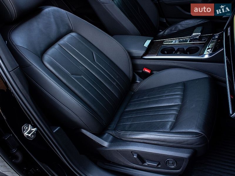 Седан Audi A6 2019 в Нововолинську