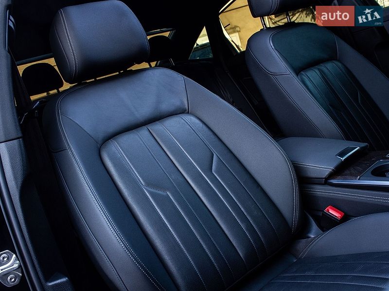 Седан Audi A6 2019 в Нововолинську