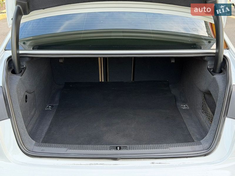 Седан Audi A6 2012 в Дніпрі