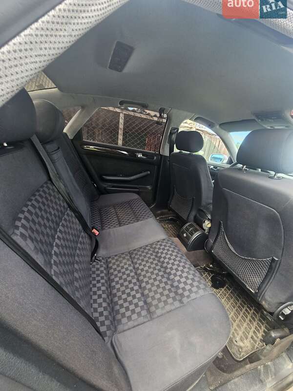 Седан Audi A6 1999 в Сарнах