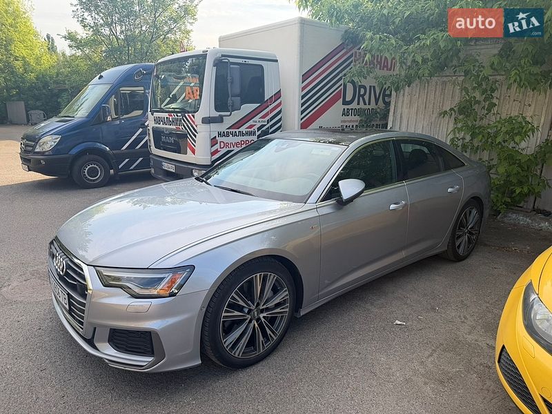 Седан Audi A6 2018 в Киеве