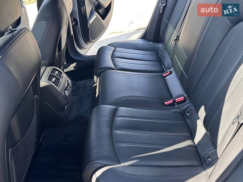 Седан Audi A6 2015 в Коростене
