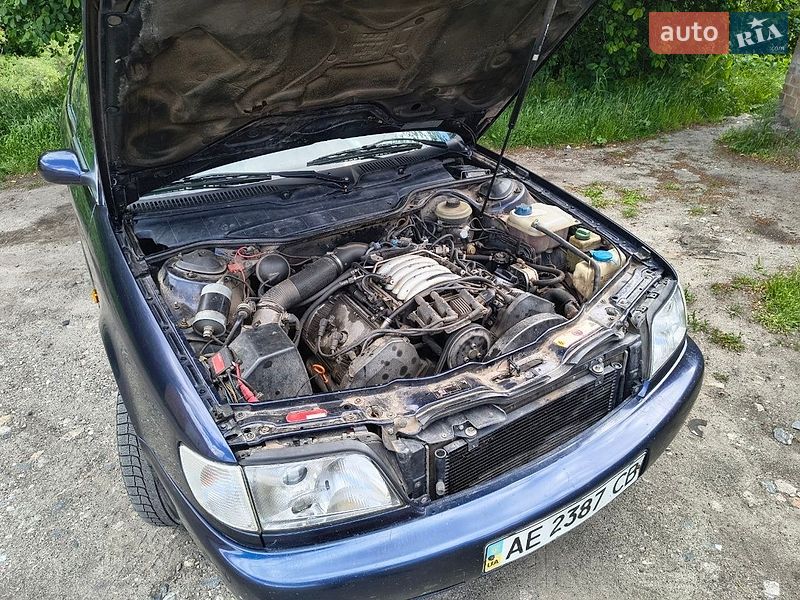 Седан Audi A6 1997 в Синельниково