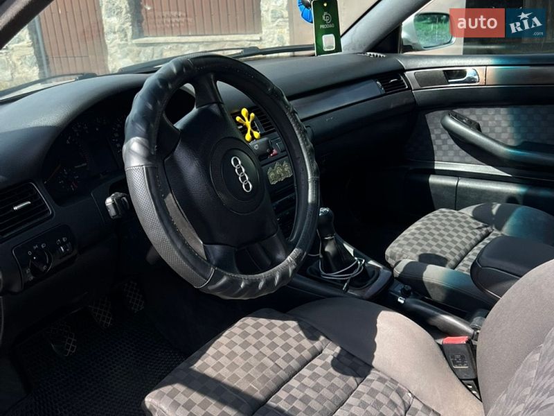 Седан Audi A6 1998 в Полонном