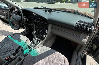 Седан Audi A6 1995 в Хмельницком