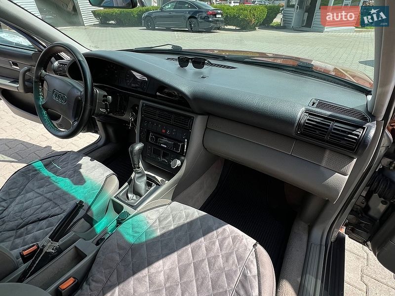 Седан Audi A6 1995 в Хмельницком