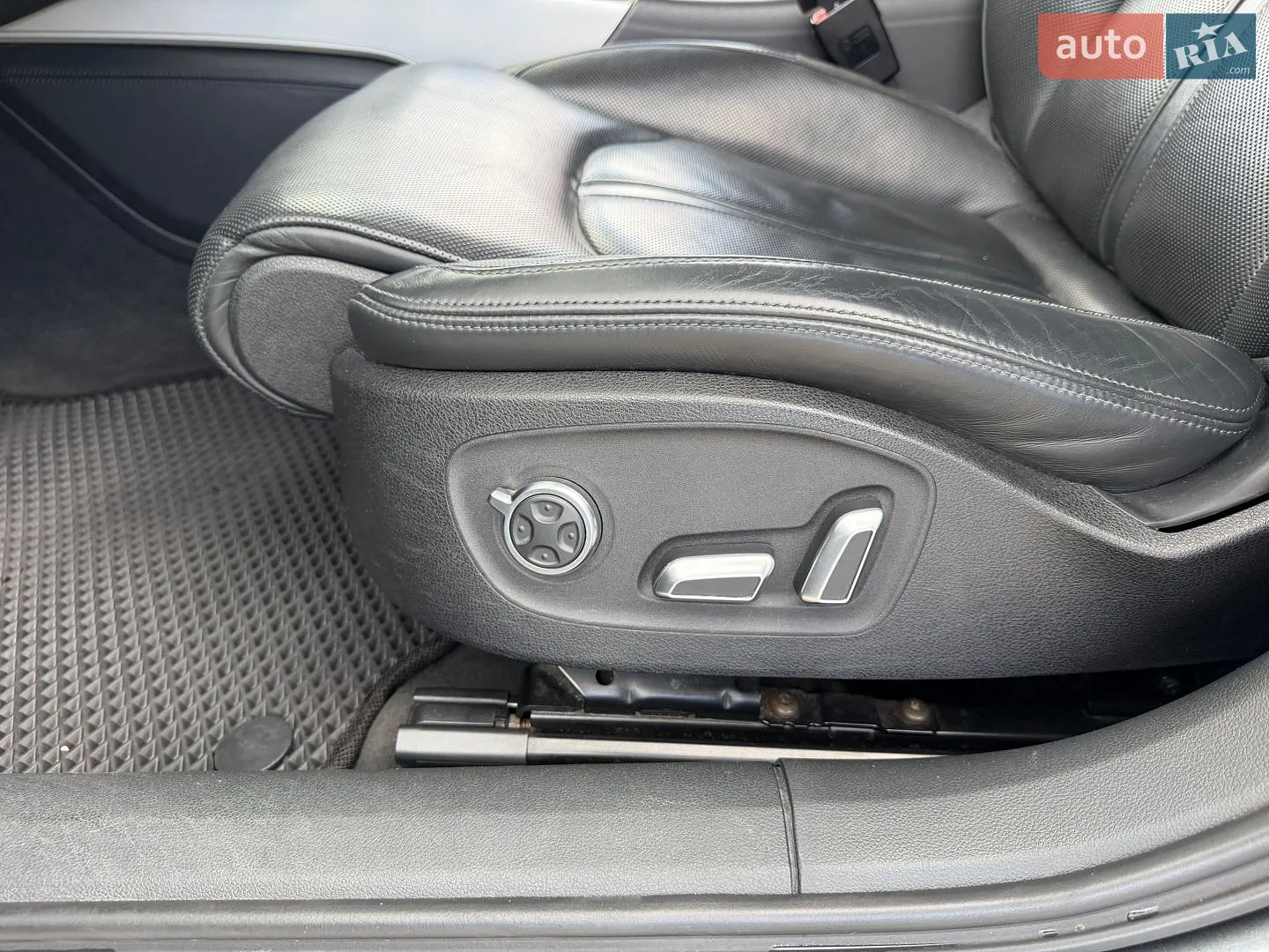Audi A6 2015 VIN WAUZZZ4G6GN093271 фото оголошення 19 з 28