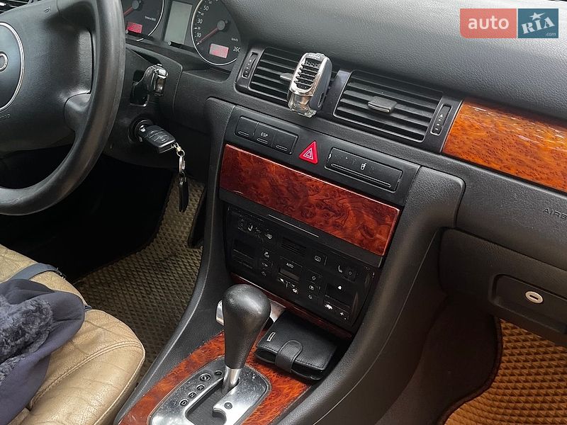 Седан Audi A6 2001 в Яворове