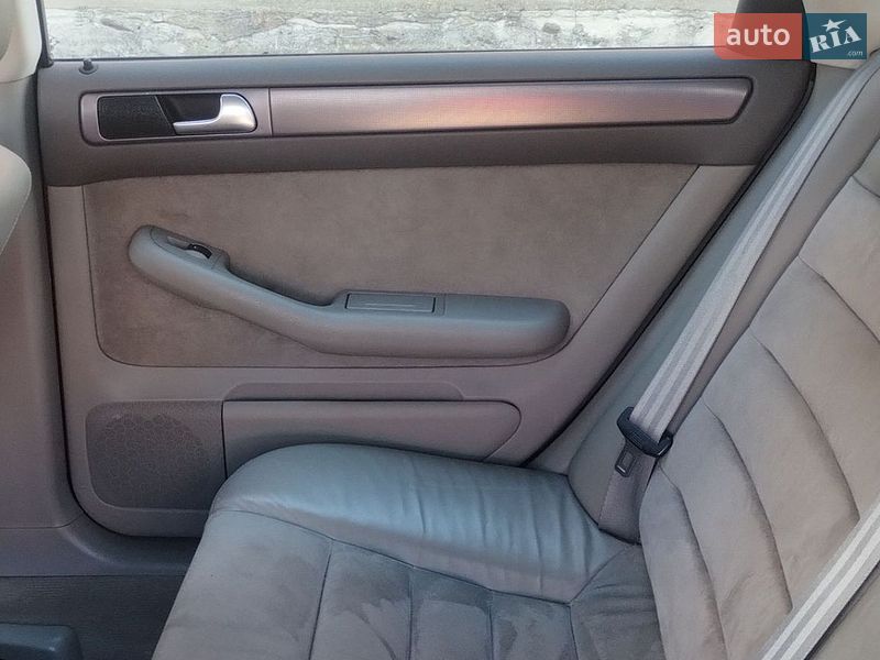 Универсал Audi A6 2004 в Костополе