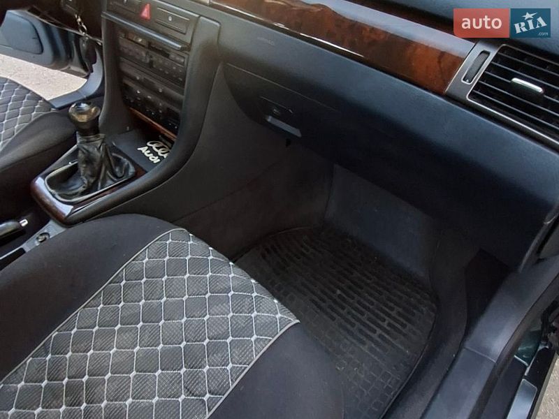 Седан Audi A6 2000 в Черновцах