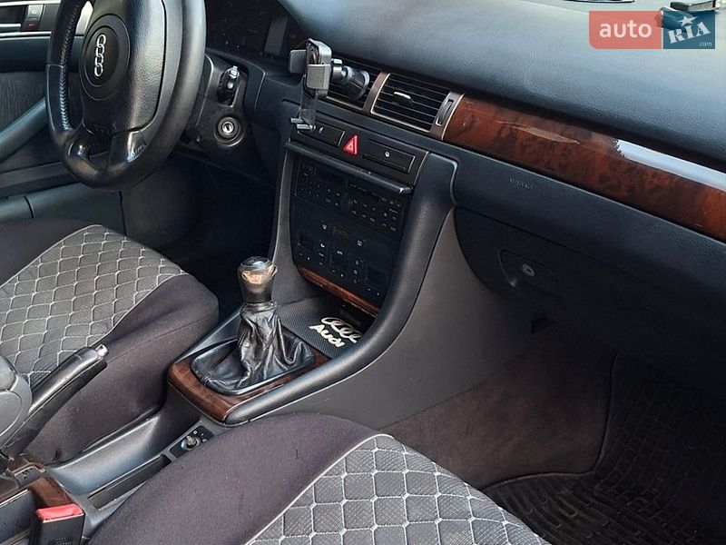 Седан Audi A6 2000 в Черновцах