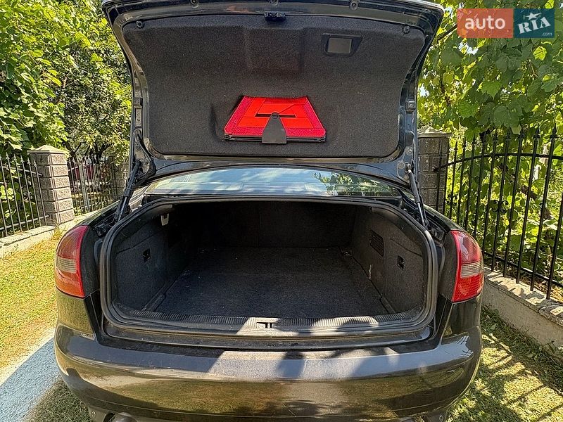 Седан Audi A6 2003 в Жовкве