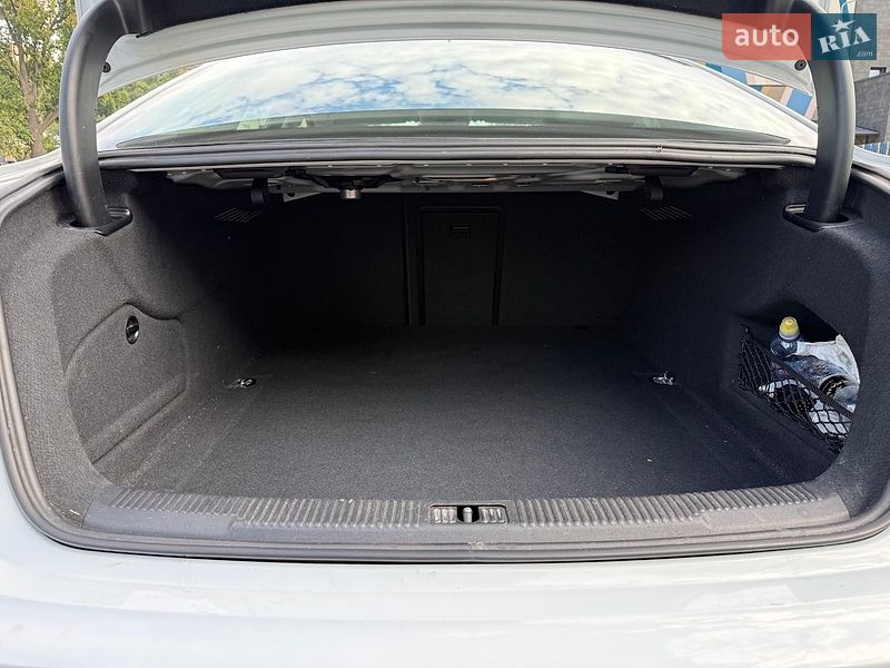 Седан Audi A6 2016 в Киеве