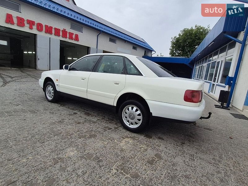 Седан Audi A6 1995 в Кременці