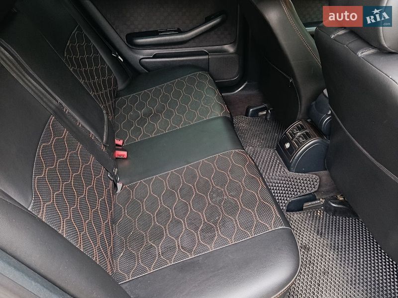 Универсал Audi A6 2000 в Киеве