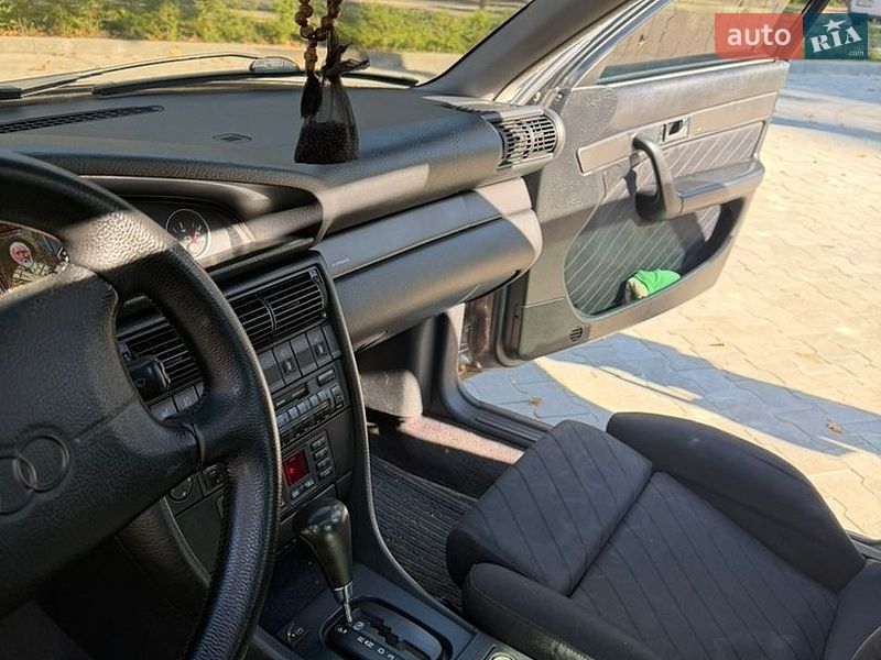 Седан Audi A6 1996 в Києві