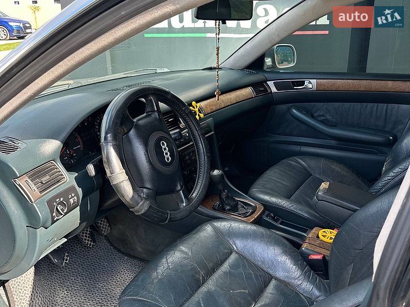 Универсал Audi A6 1998 в Шумске