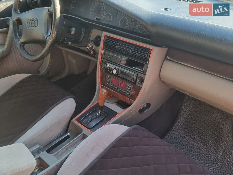 Седан Audi A6 1997 в Кременці