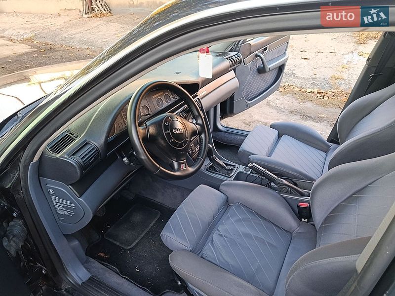 Седан Audi A6 1996 в Кривом Роге