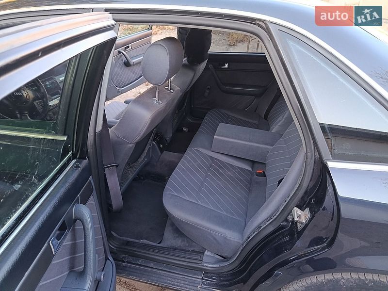 Седан Audi A6 1996 в Кривом Роге