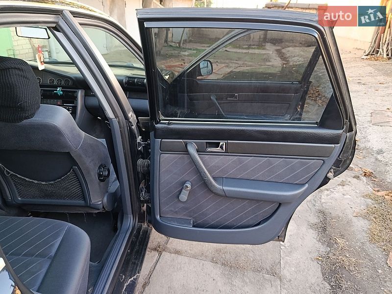 Седан Audi A6 1996 в Кривом Роге