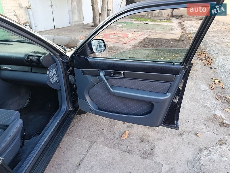 Седан Audi A6 1996 в Кривом Роге