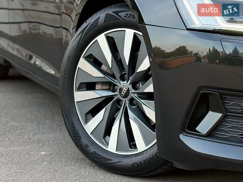 Седан Audi A6 2022 в Тернополе