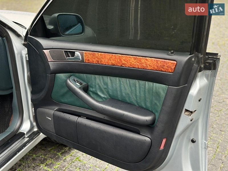 Седан Audi A6 1998 в Жовкве