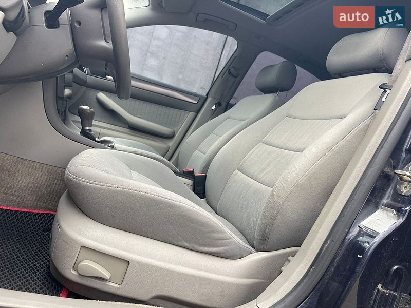 Седан Audi A6 2001 в Сарнах