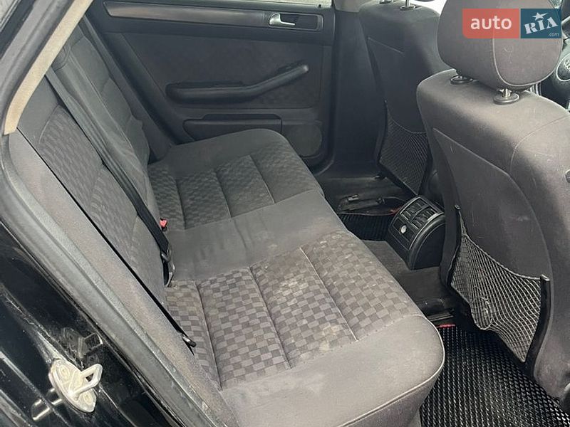 Седан Audi A6 2002 в Хотині