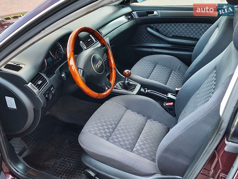 Седан Audi A6 2001 в Сарнах