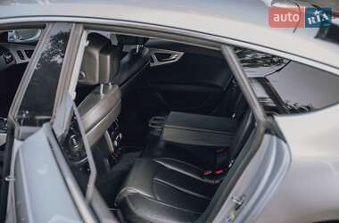 Лифтбек Audi A7 Sportback 2012 в 