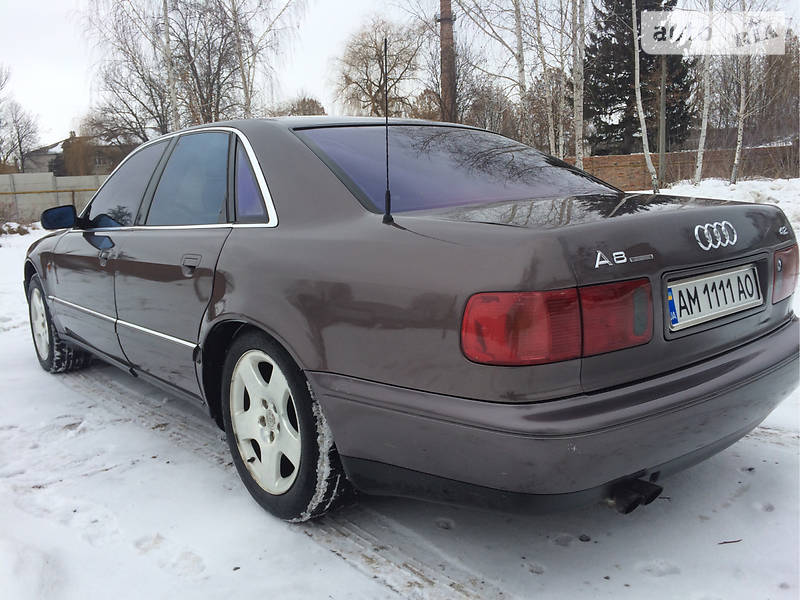 Седан Audi A8 1995 в Коростышеве