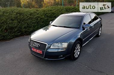 Седан Audi A8 2005 в Малине