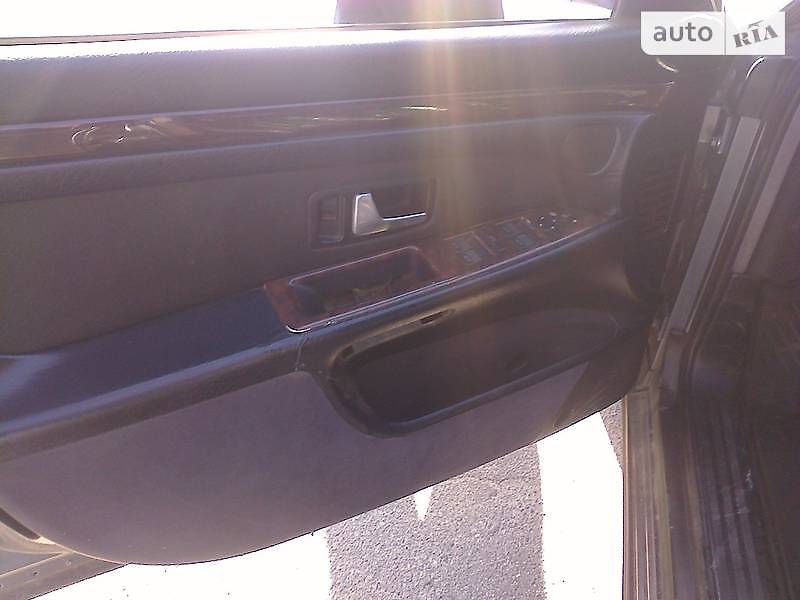 Седан Audi A8 1994 в Києві
