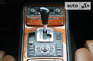 Седан Audi A8 2004 в Киеве