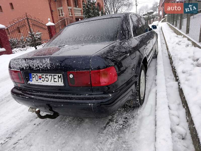 Седан Audi A8 1997 в Тячеві