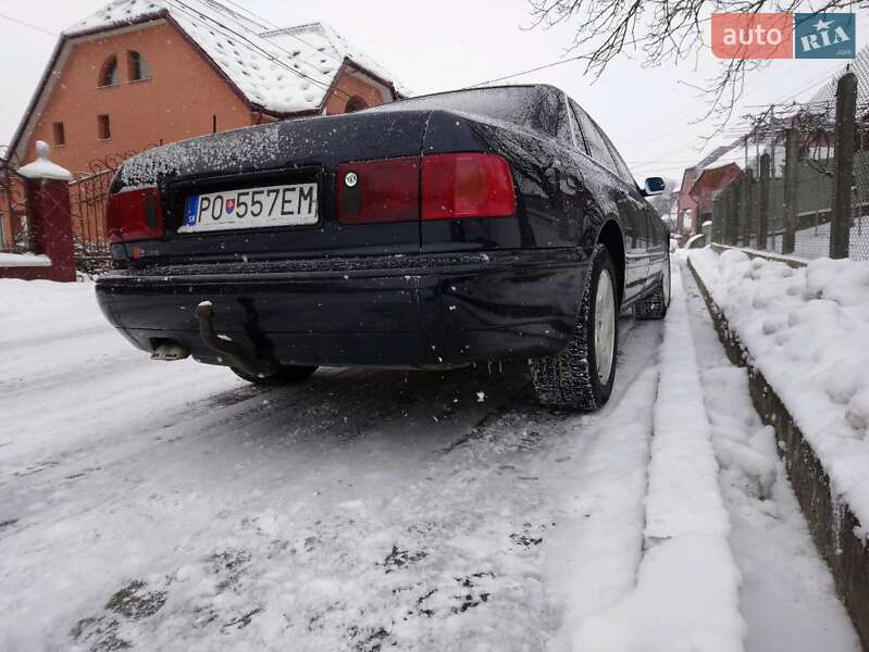 Седан Audi A8 1997 в Тячеві